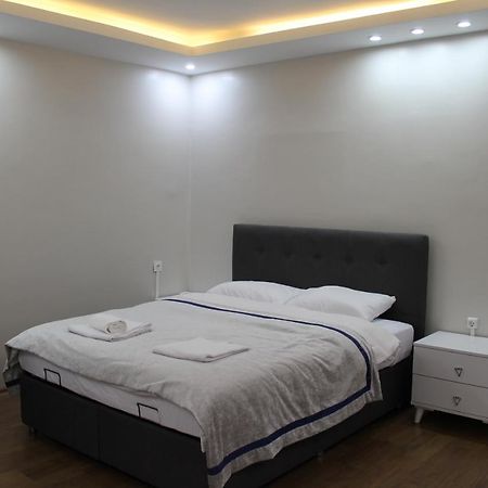 Beyoglu Asmalimescit'Te Mobilyali Balkonlu Daire Apartment อิสตันบูล ภายนอก รูปภาพ