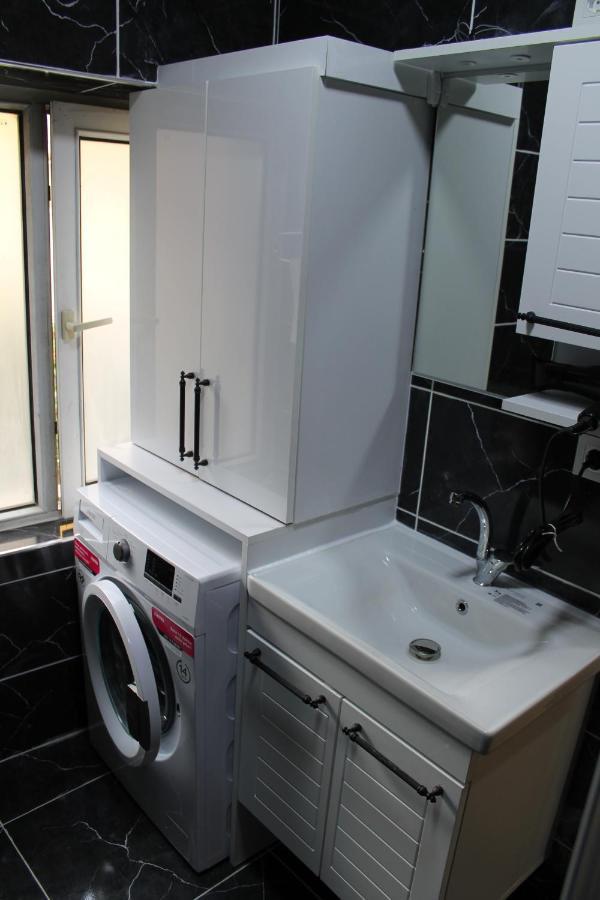 Beyoglu Asmalimescit'Te Mobilyali Balkonlu Daire Apartment อิสตันบูล ภายนอก รูปภาพ
